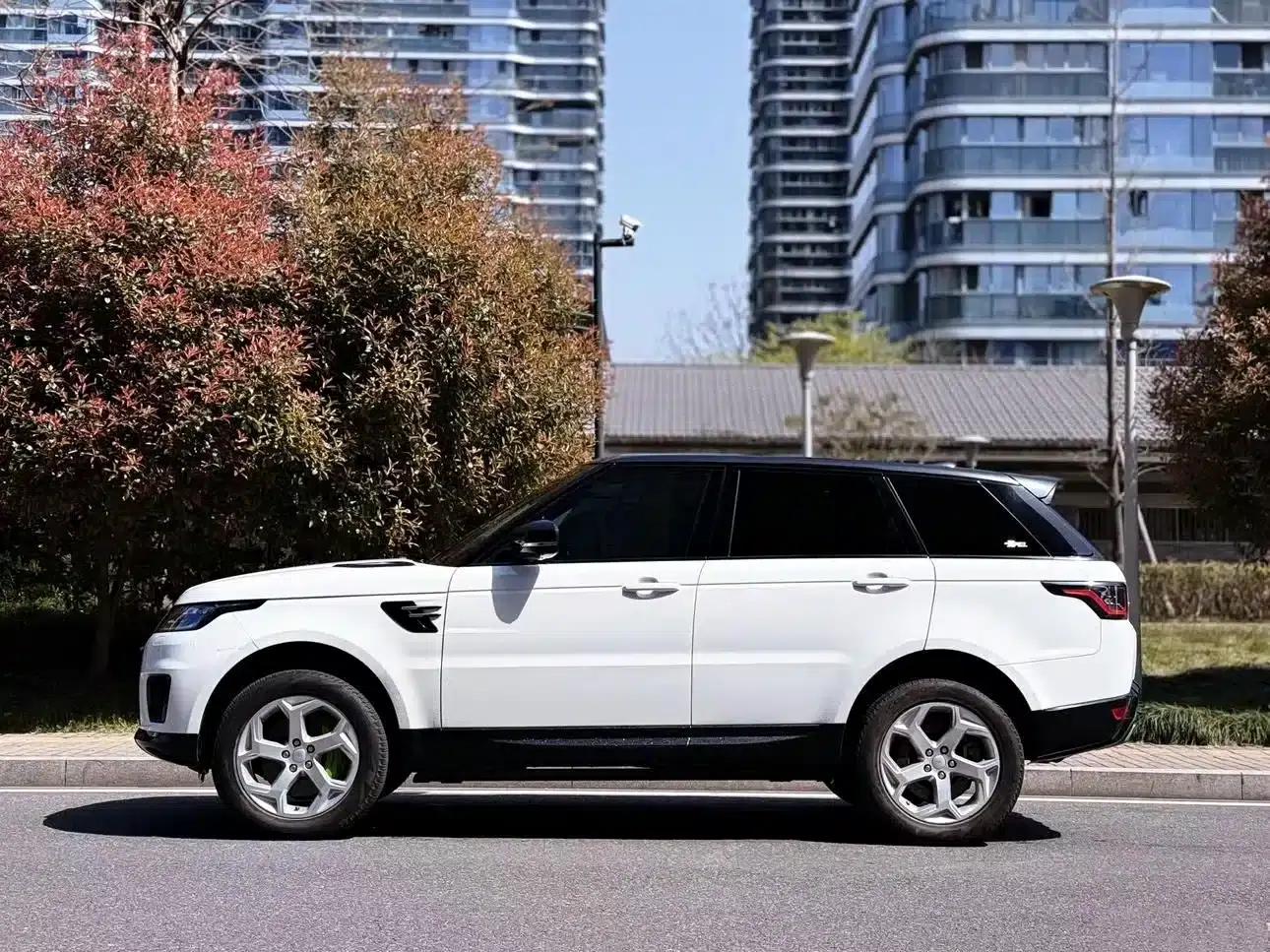 Range Rover Sport Hybrid 2018 P400e — миниатюра 4