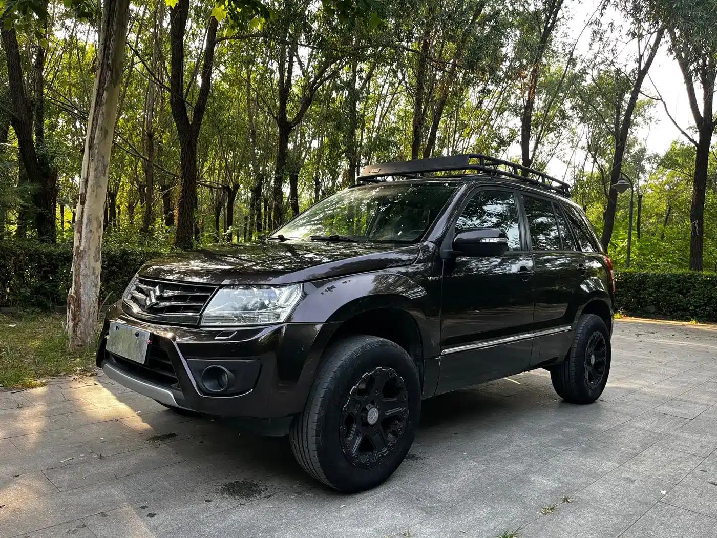 2012 Grand Vitara 2.4L AT Luxury Navigation 5-Door Edition — миниатюра 1