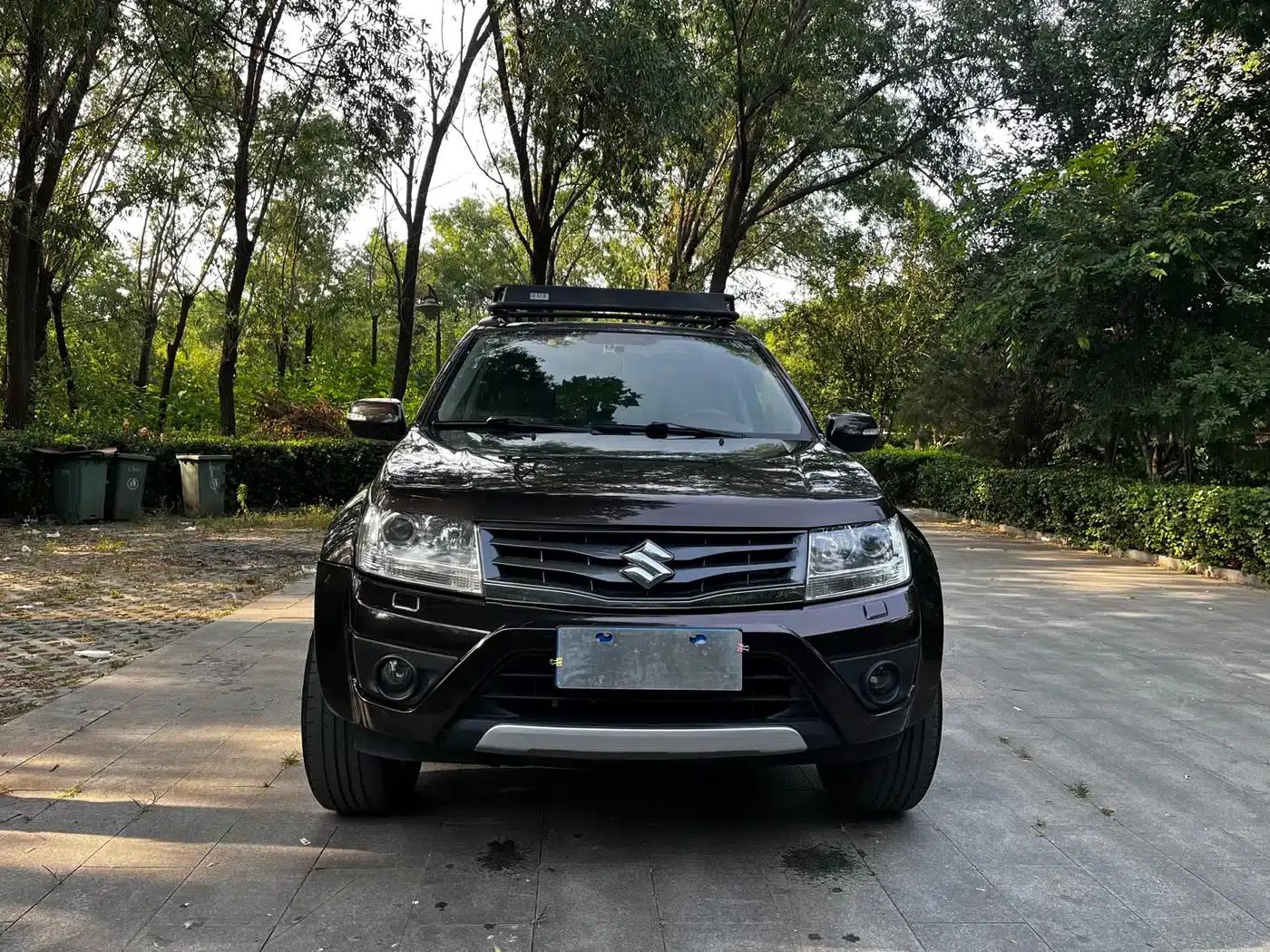 2012 Grand Vitara 2.4L AT Luxury Navigation 5-Door Edition — миниатюра 2