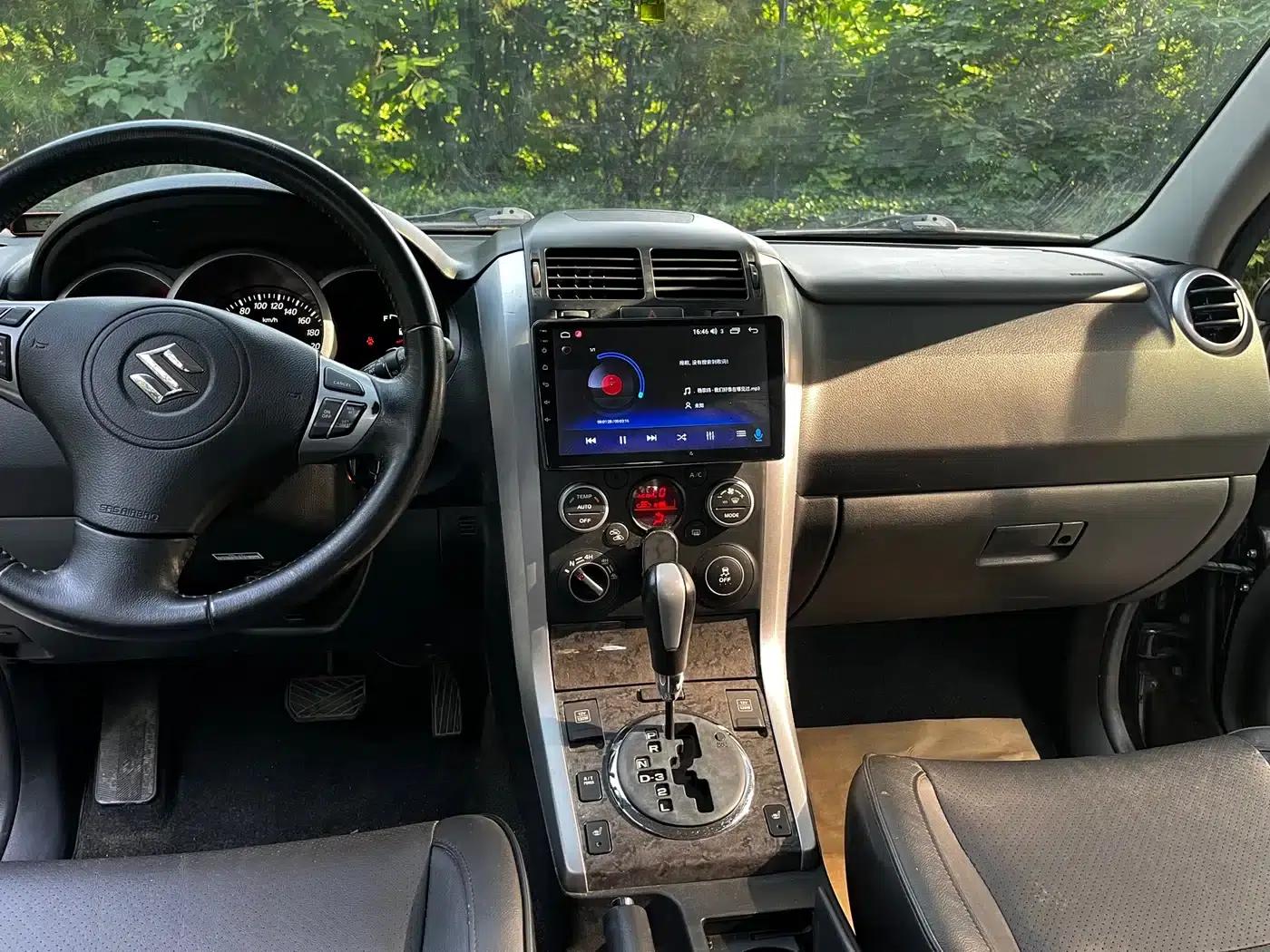2012 Grand Vitara 2.4L AT Luxury Navigation 5-Door Edition — миниатюра 13
