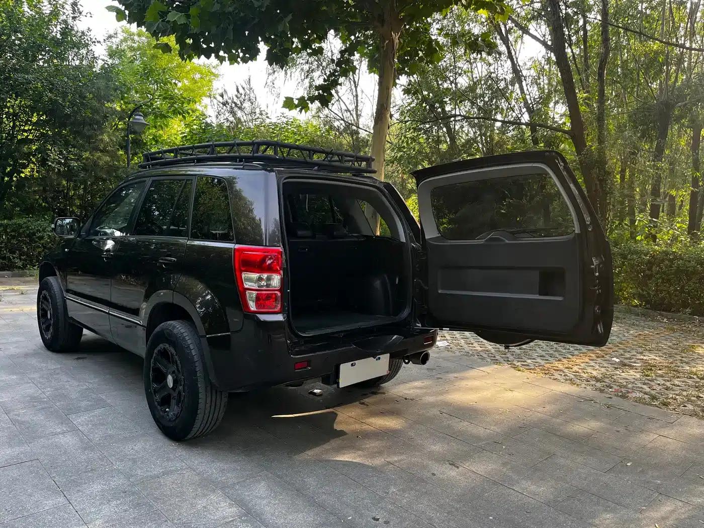 2012 Grand Vitara 2.4L AT Luxury Navigation 5-Door Edition — миниатюра 16