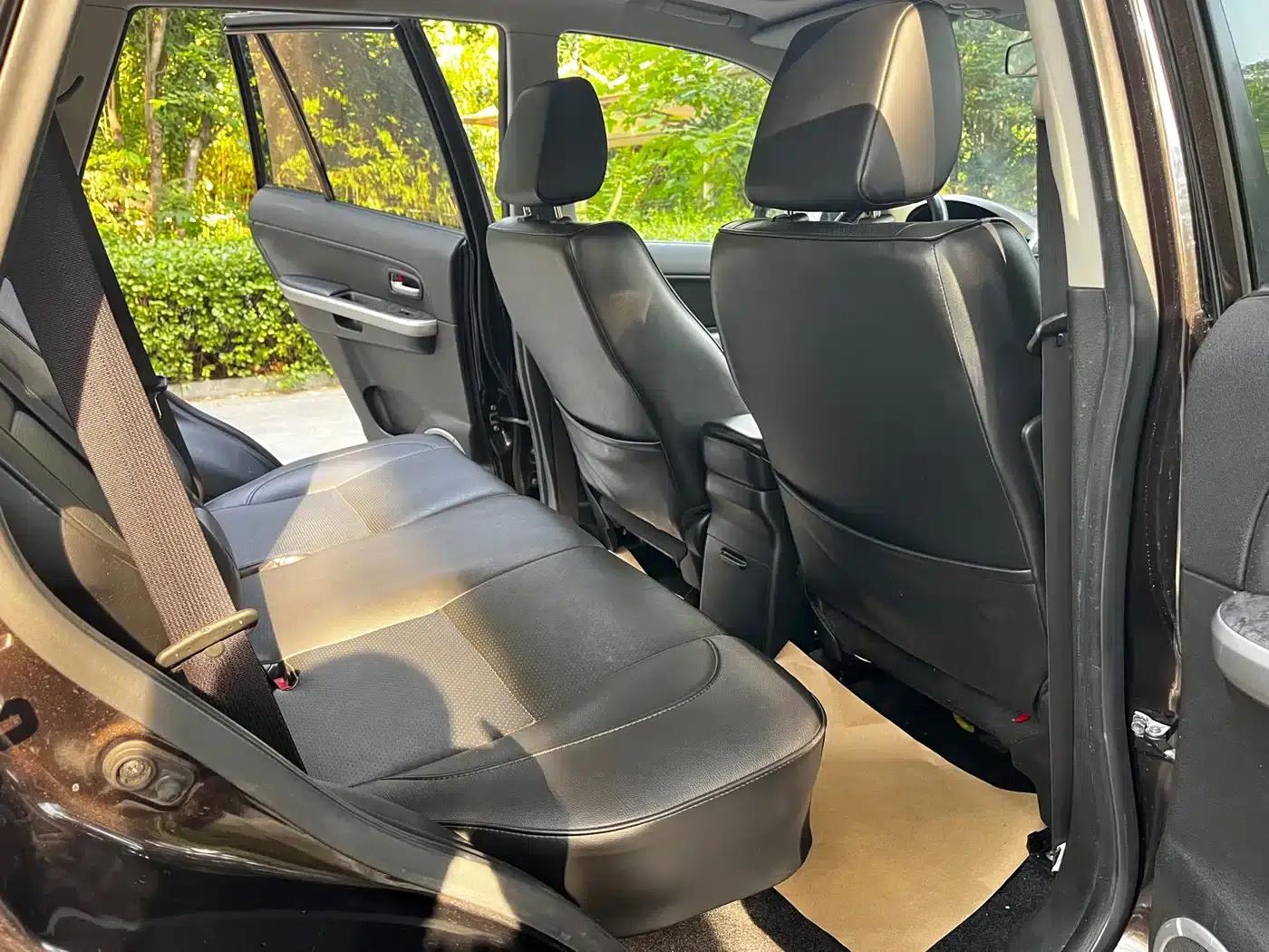 2012 Grand Vitara 2.4L AT Luxury Navigation 5-Door Edition — миниатюра 8