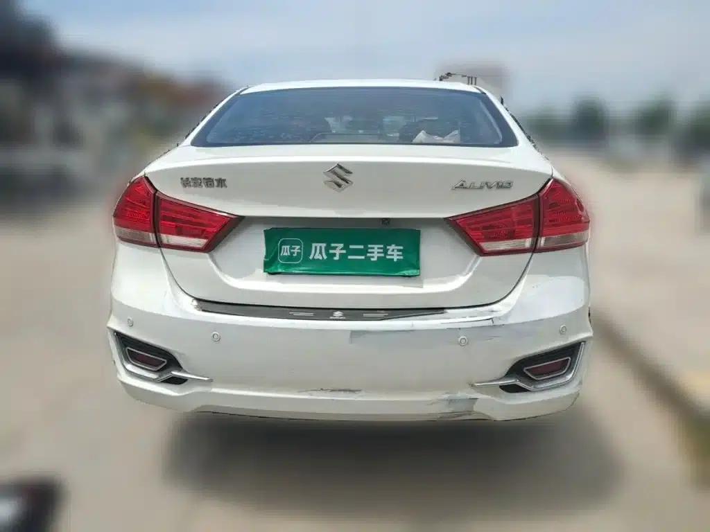 Ciaz 2015 1.6L Automatic Enjoyment Edition — миниатюра 4