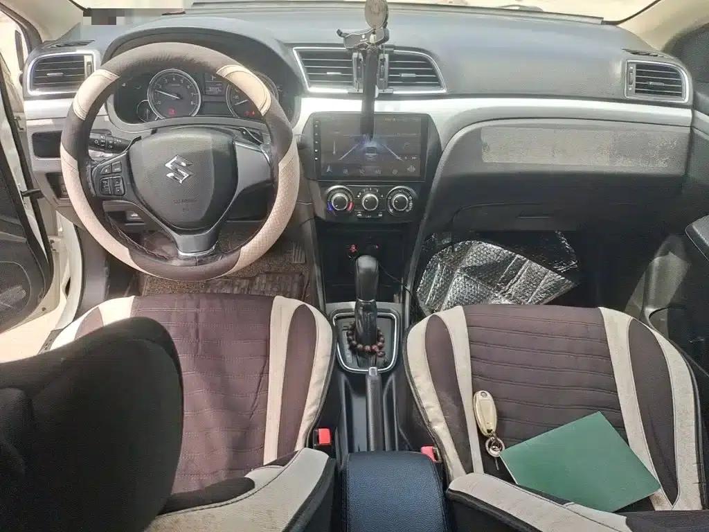 Ciaz 2015 1.6L Automatic Enjoyment Edition — миниатюра 6