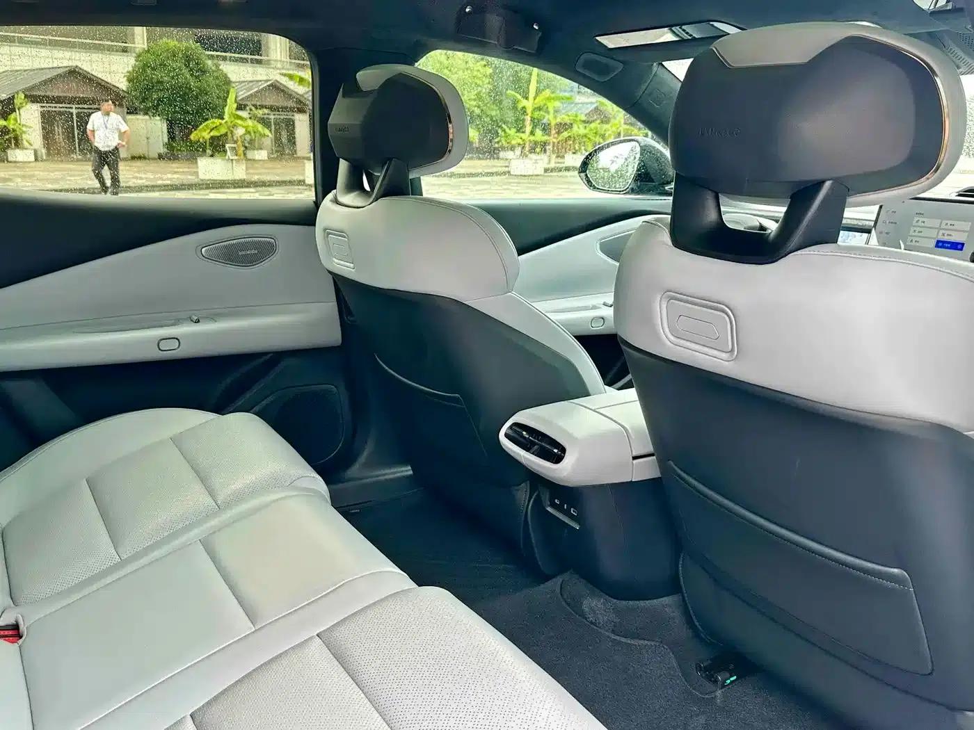 Lynk & Co Z10 2024 Model 95kWh 702km AWD Intelligent Driving Ultra — миниатюра 12