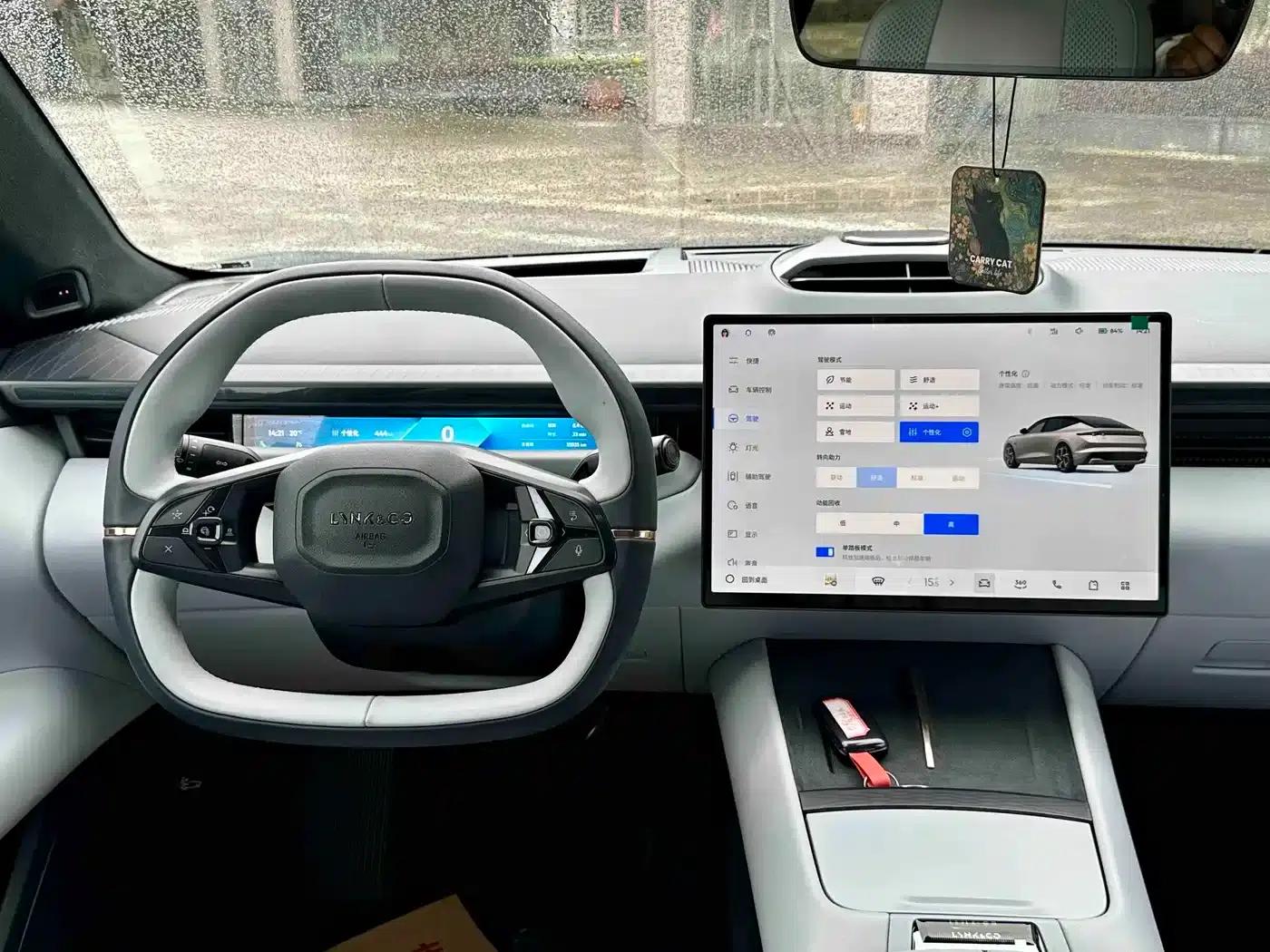 Lynk & Co Z10 2024 Model 95kWh 702km AWD Intelligent Driving Ultra — миниатюра 13