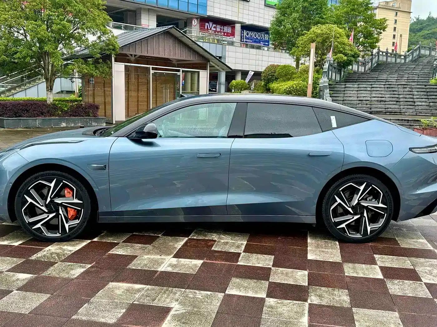 Lynk & Co Z10 2024 Model 95kWh 702km AWD Intelligent Driving Ultra — миниатюра 15