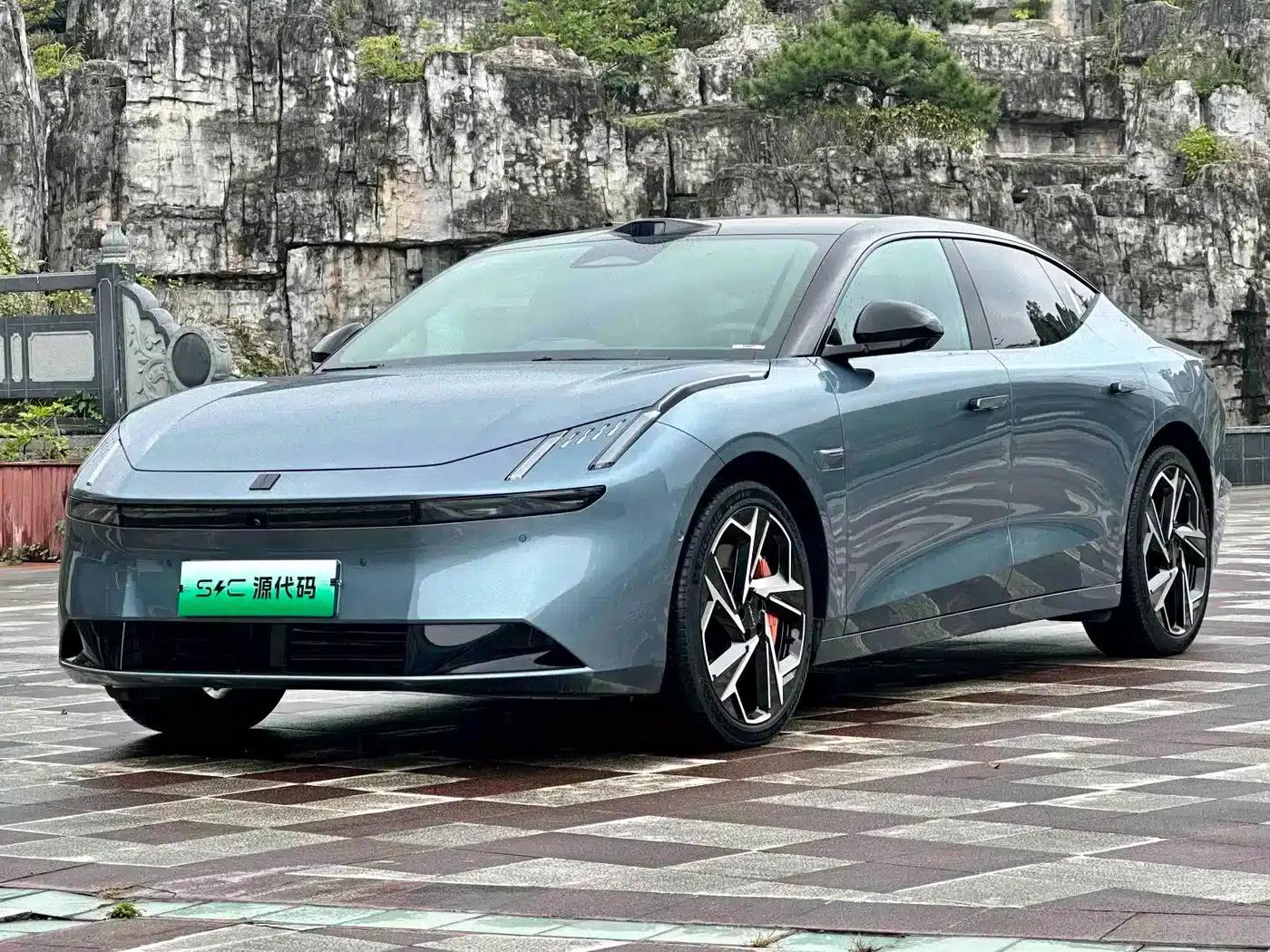 Lynk & Co Z10 2024 Model 95kWh 702km AWD Intelligent Driving Ultra — миниатюра 3