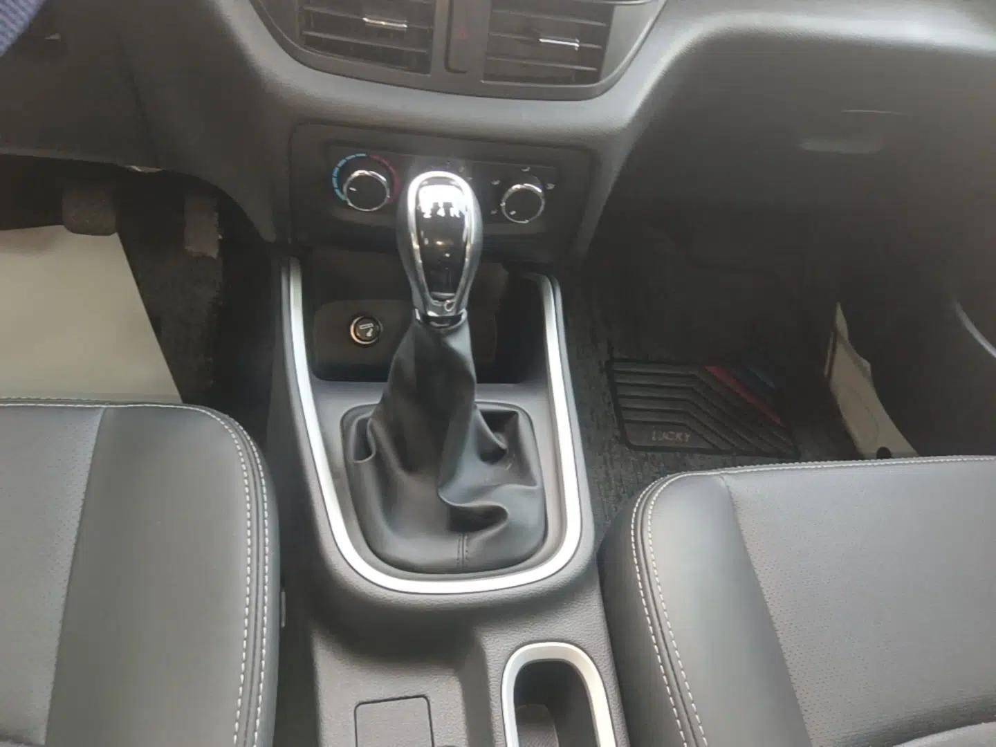 Jinbei Gold Hiace M Classic 2024 1.5L Travel Lion Passenger Van 7 Seats — миниатюра 16