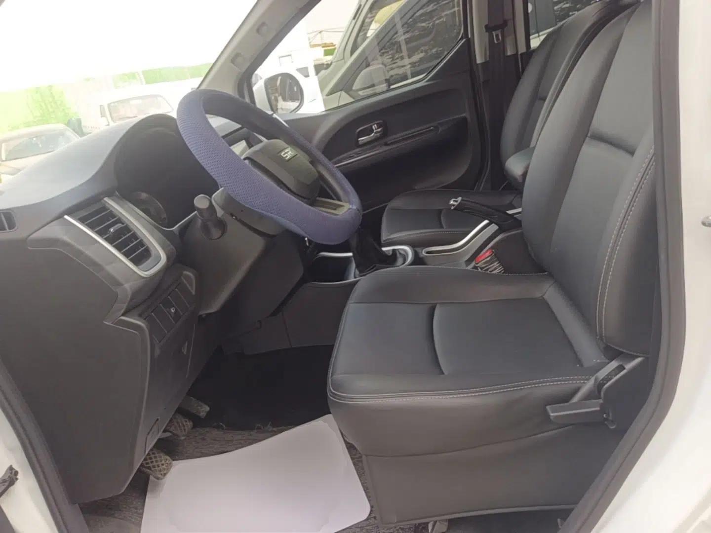 Jinbei Gold Hiace M Classic 2024 1.5L Travel Lion Passenger Van 7 Seats — миниатюра 17
