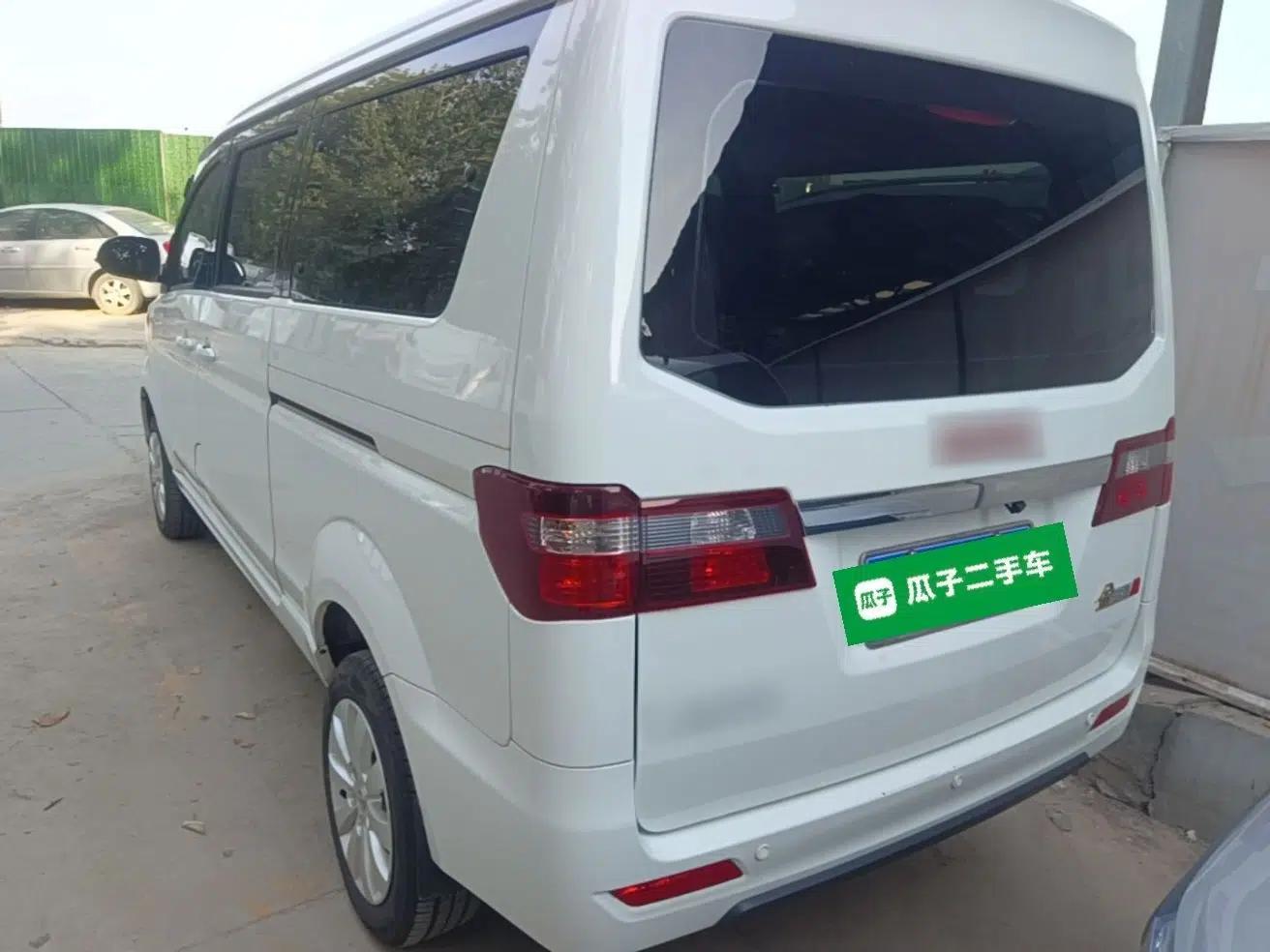 Jinbei Gold Hiace M Classic 2024 1.5L Travel Lion Passenger Van 7 Seats — миниатюра 4