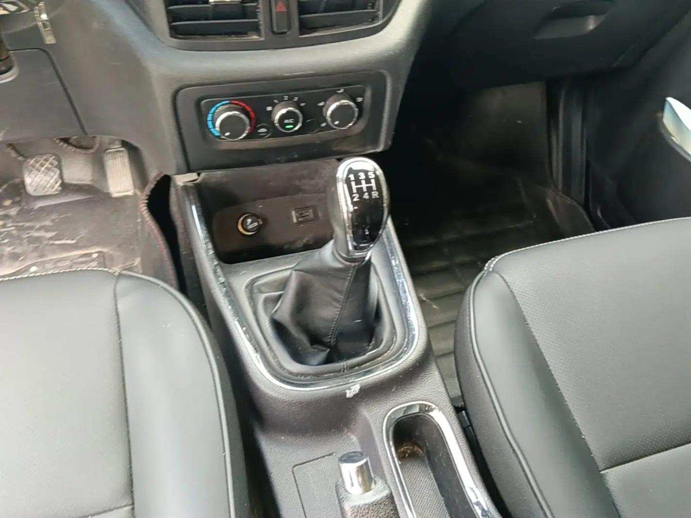 Jinbei Gold Hiace 2023 1.5L Passenger Van Travel Lion 5/6/7-Seater with Central Air Conditioning — миниатюра 16