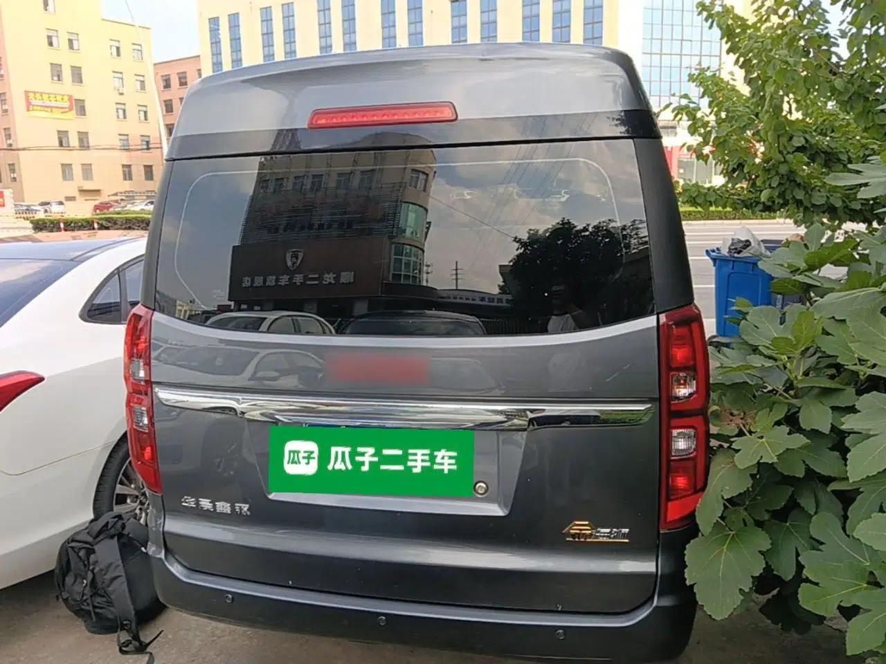 Jinbei Gold Hiace 2023 1.5L Passenger Van Travel Lion 5/6/7-Seater with Central Air Conditioning — миниатюра 5