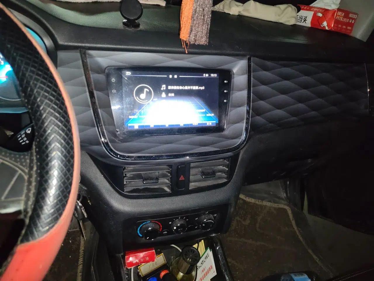 Jinbei Gold Hiace 2021 1.5L Passenger Van Travel Lion 6-Seater — миниатюра 13