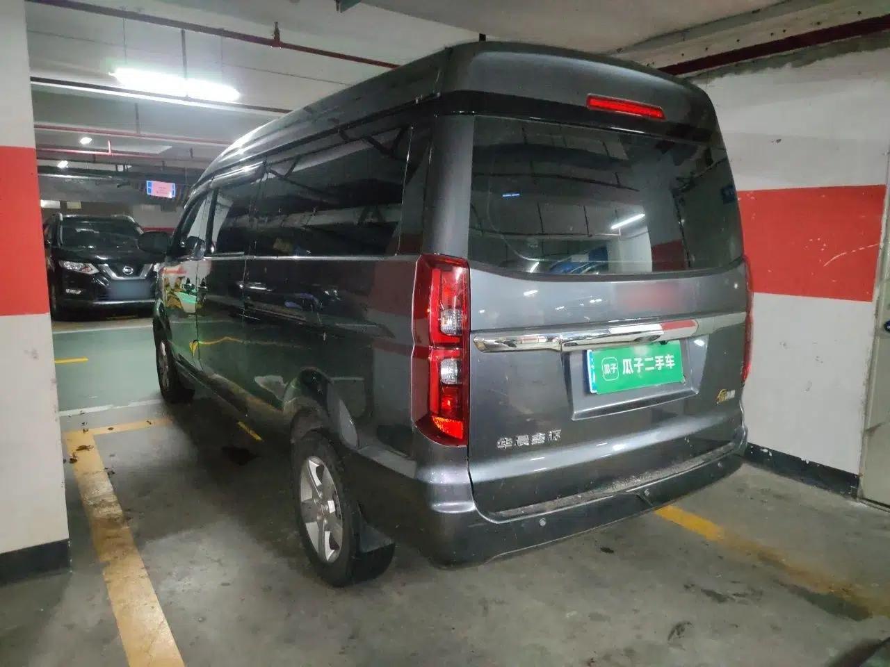 Jinbei Gold Hiace 2021 1.5L Passenger Van Travel Lion 6-Seater — миниатюра 4