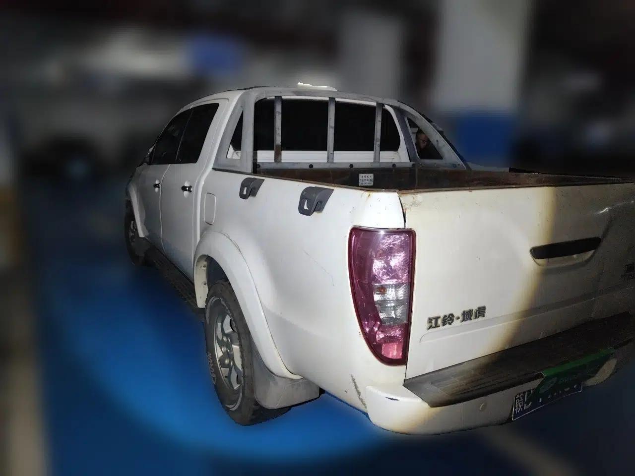 JMC Yuhu 5 2018 2.4T Classic Edition Diesel Manual 4x4 Luxury Version JX4D24A5L — миниатюра 4