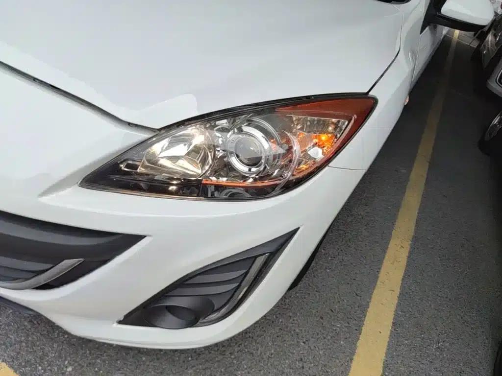 Mazda 3 Axela 2015 Sedan 1.6L Automatic Comfort Model — миниатюра 24