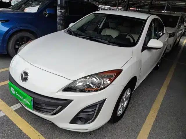 Mazda 3 Axela 2015 Sedan 1.6L Automatic Comfort Model