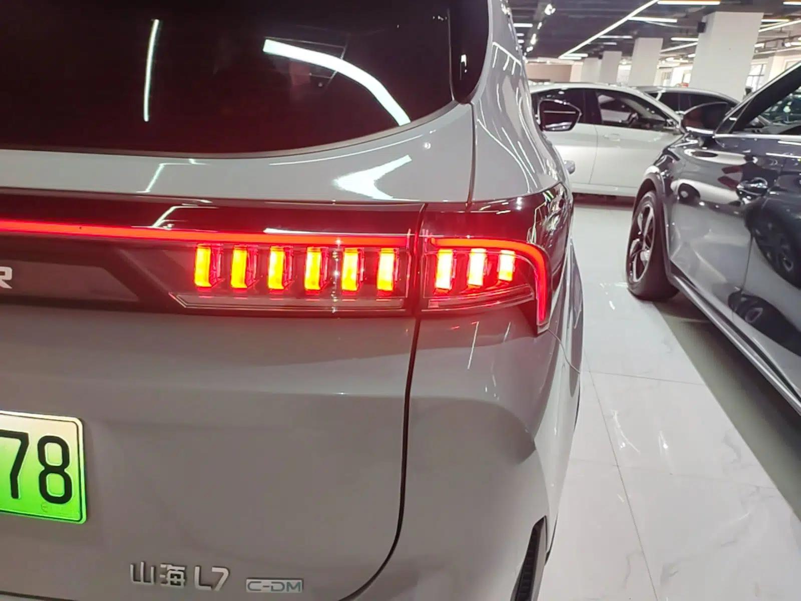 JETOUR Shanhai L7 2024 1.5T 120 km MAX 7-Seater — миниатюра 9