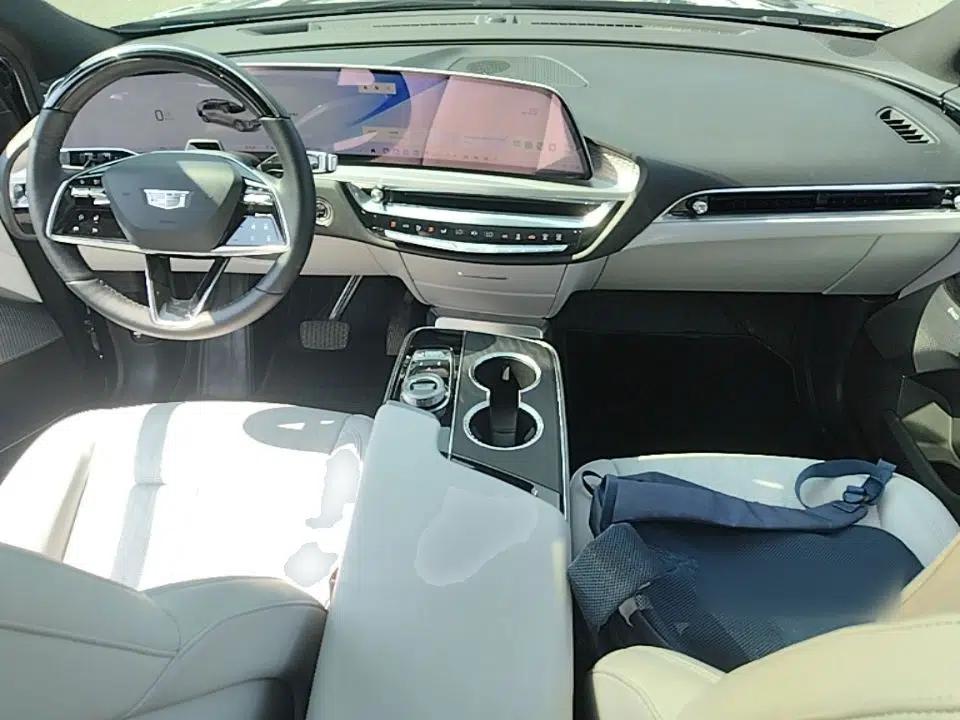 Cadillac LYRIQ 2022 Rear-Drive Long-Range Luxury Edition — миниатюра 12