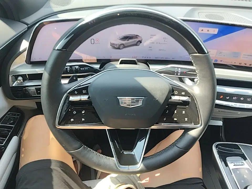 Cadillac LYRIQ 2022 Rear-Drive Long-Range Luxury Edition — миниатюра 13