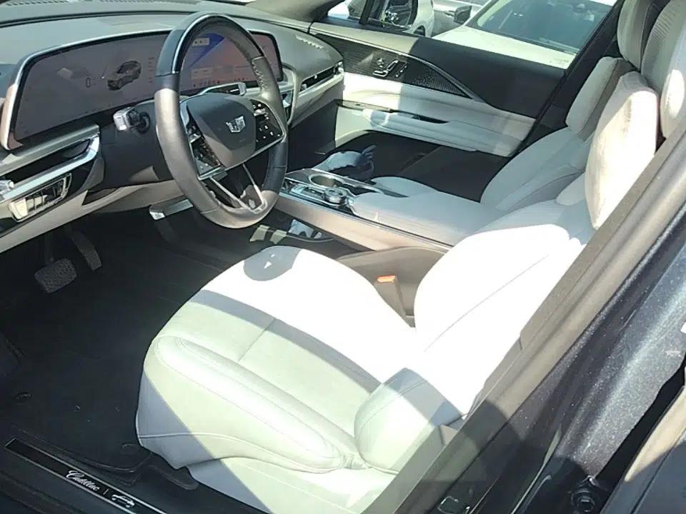 Cadillac LYRIQ 2022 Rear-Drive Long-Range Luxury Edition — миниатюра 17