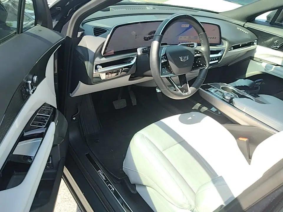 Cadillac LYRIQ 2022 Rear-Drive Long-Range Luxury Edition — миниатюра 18