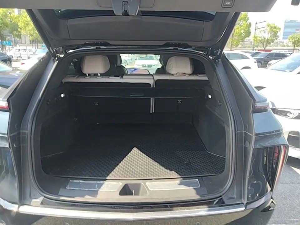 Cadillac LYRIQ 2022 Rear-Drive Long-Range Luxury Edition — миниатюра 22