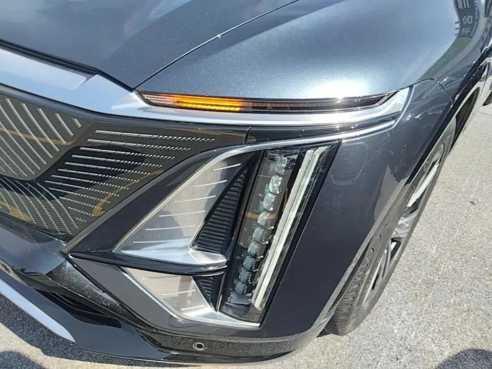Cadillac LYRIQ 2022 Rear-Drive Long-Range Luxury Edition — миниатюра 8