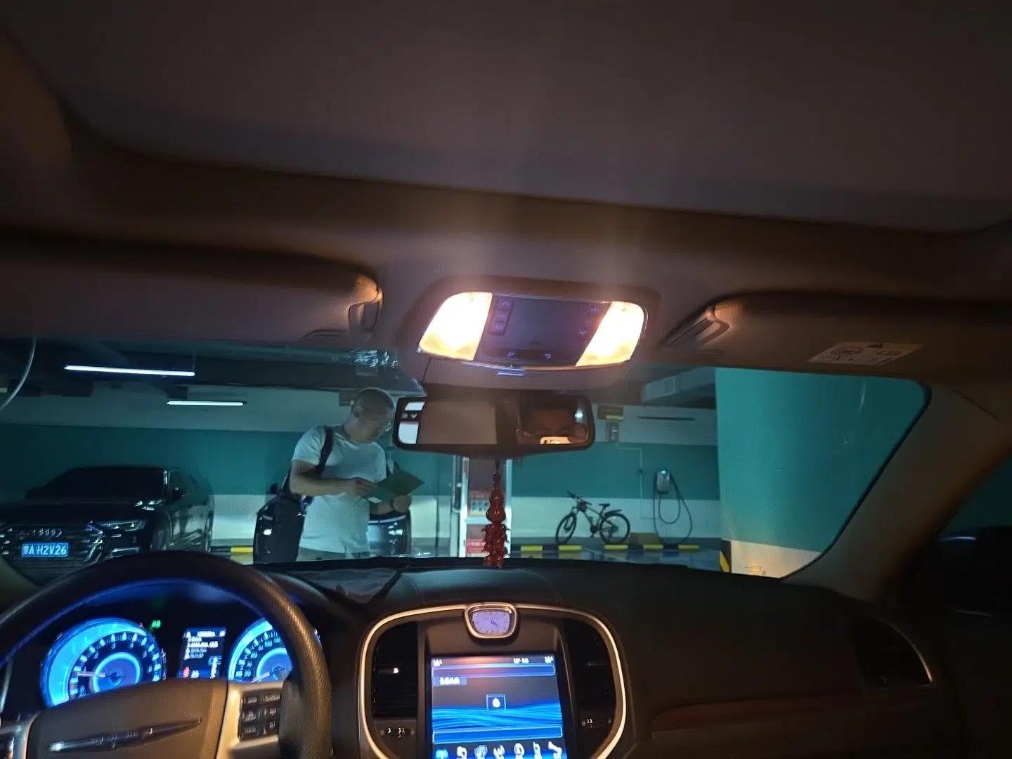 Chrysler 300C 2014 3.0L Excellence Edition — миниатюра 18