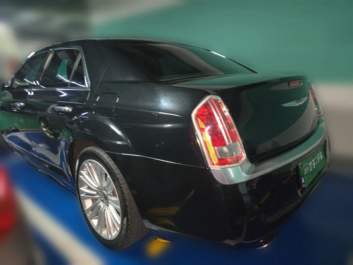 Chrysler 300C 2014 3.0L Excellence Edition — миниатюра 4