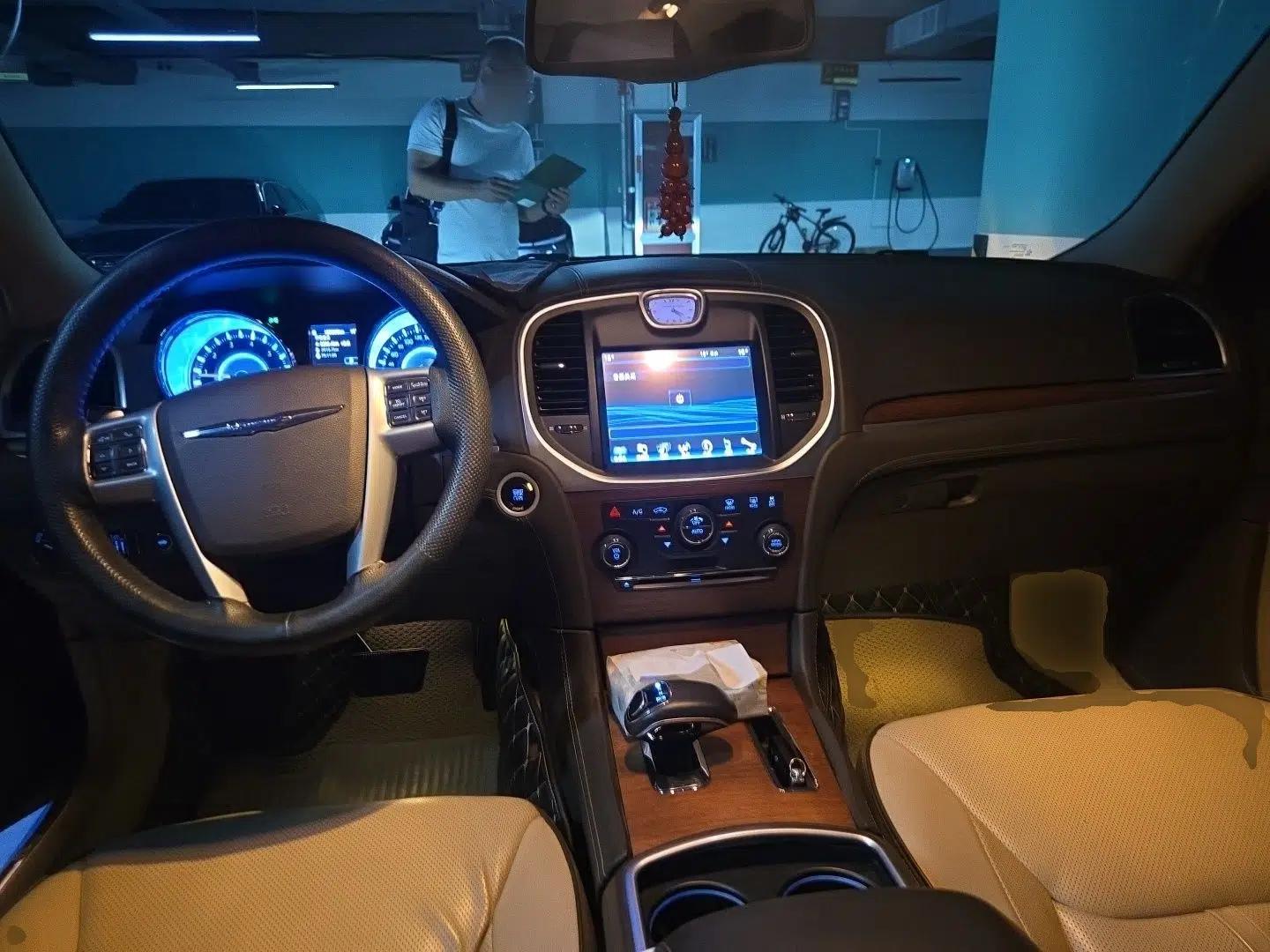 Chrysler 300C 2014 3.0L Excellence Edition — миниатюра 9
