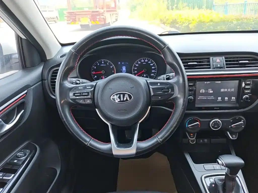 KX CROSS 2018 1.6L Automatic Sunroof Edition — миниатюра 11
