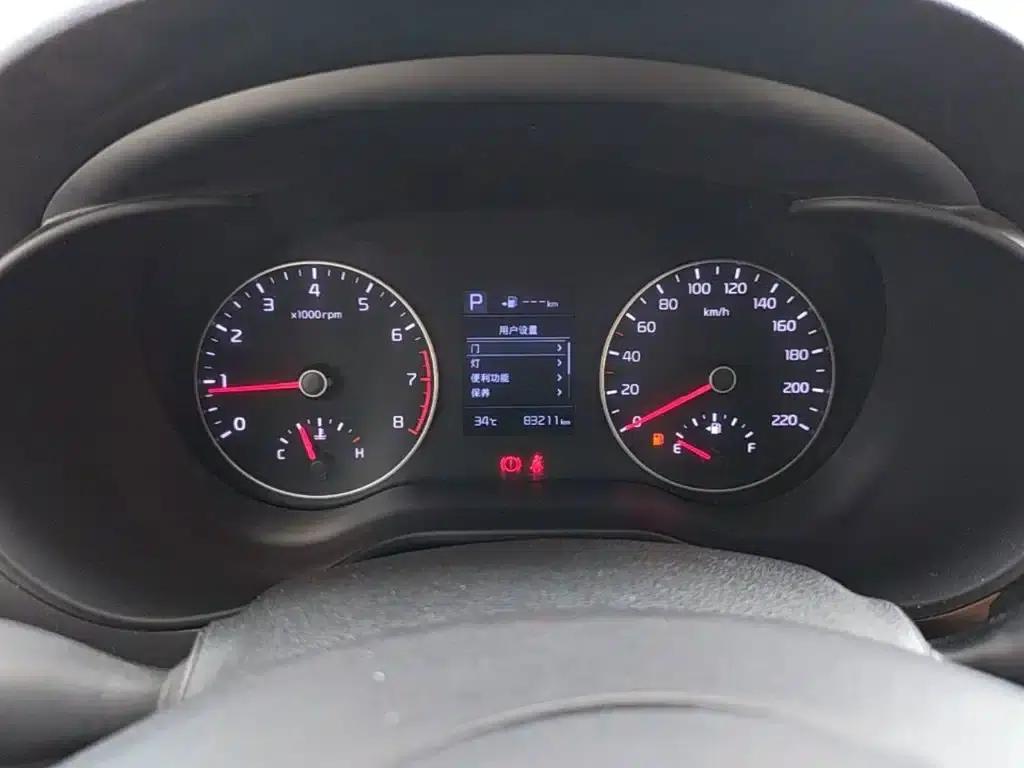 KX CROSS 2018 1.6L Automatic Sunroof Edition — миниатюра 12