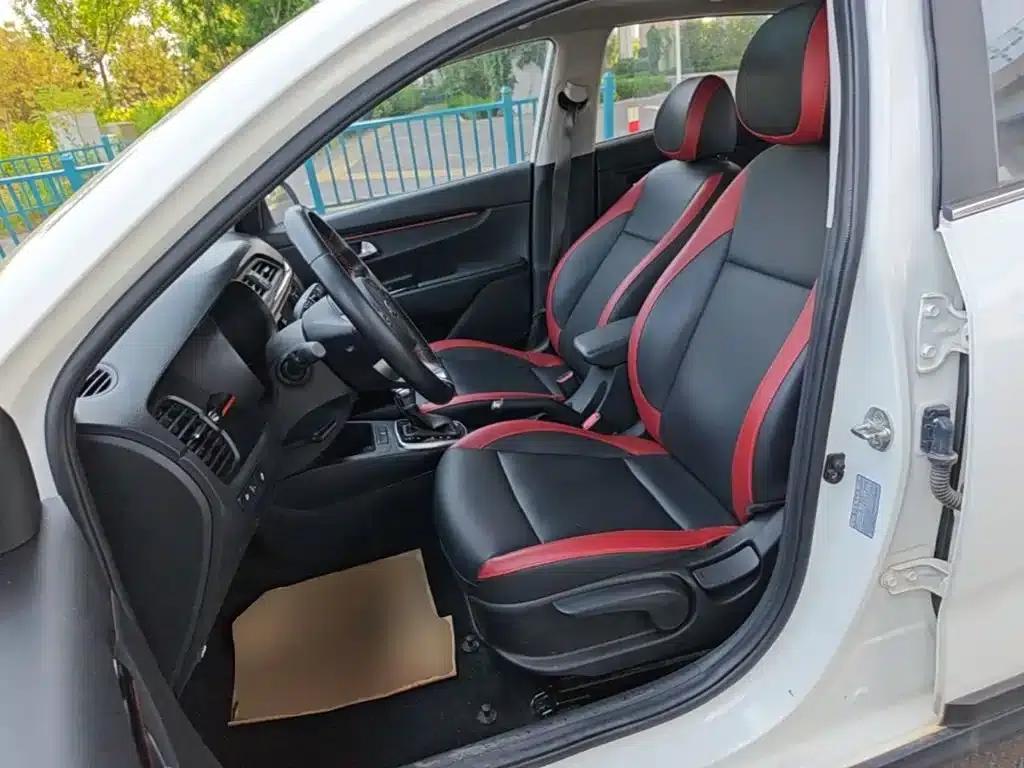 KX CROSS 2018 1.6L Automatic Sunroof Edition — миниатюра 15