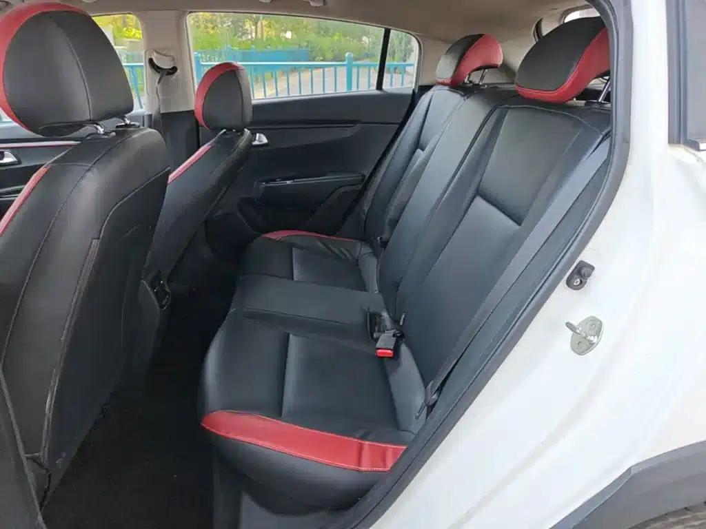 KX CROSS 2018 1.6L Automatic Sunroof Edition — миниатюра 17
