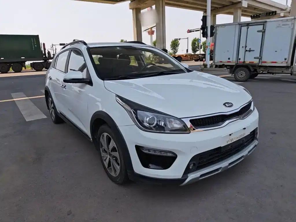 KX CROSS 2018 1.6L Automatic Sunroof Edition — миниатюра 4