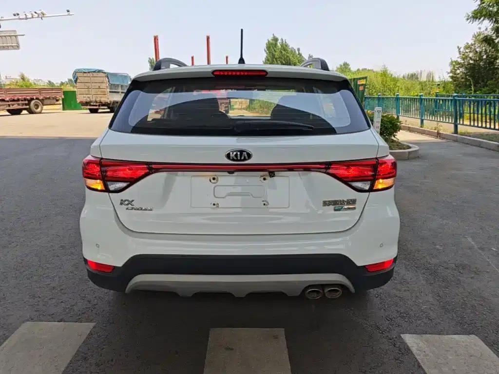 KX CROSS 2018 1.6L Automatic Sunroof Edition — миниатюра 6
