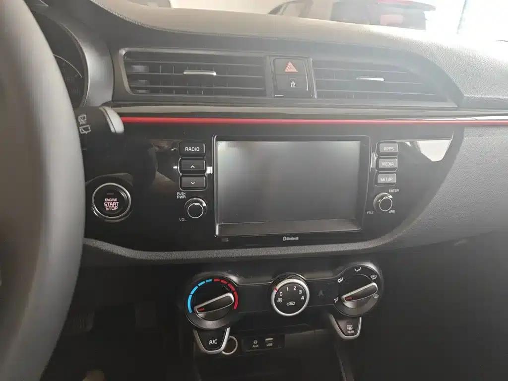 KX CROSS 2018 1.6L Automatic Sunroof Edition — миниатюра 2