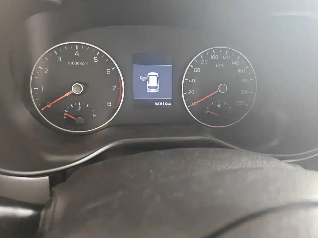 KX CROSS 2018 1.6L Automatic Sunroof Edition — миниатюра 13