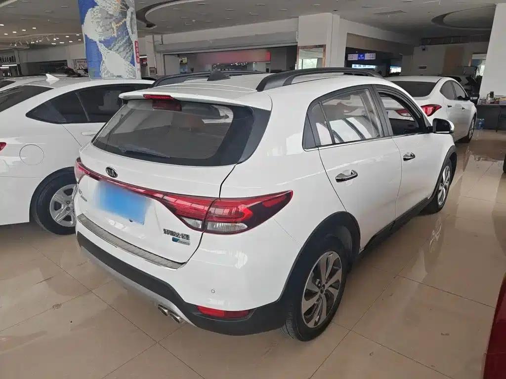 KX CROSS 2018 1.6L Automatic Sunroof Edition — миниатюра 6