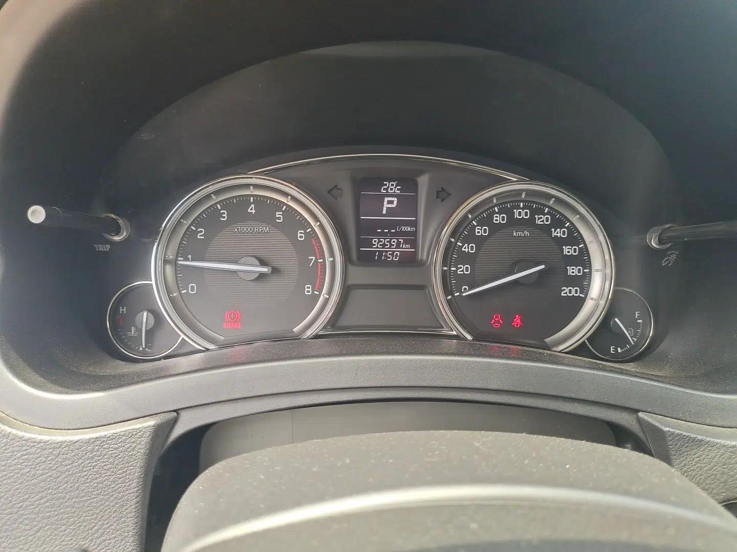 Suzuki Alivio 2015 1.6L Automatic Enjoyment Model — миниатюра 8