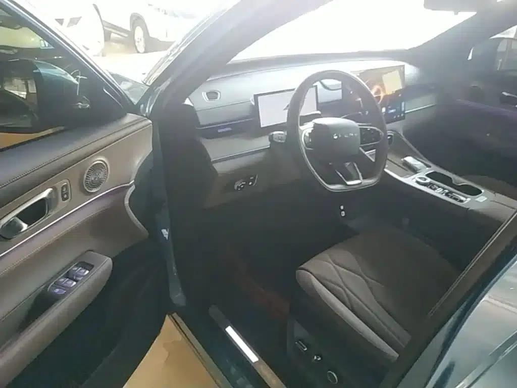 Chery Tiggo 8 PLUS C-DM 2025 1.5T 116km/h Premium 5-seater — миниатюра 16