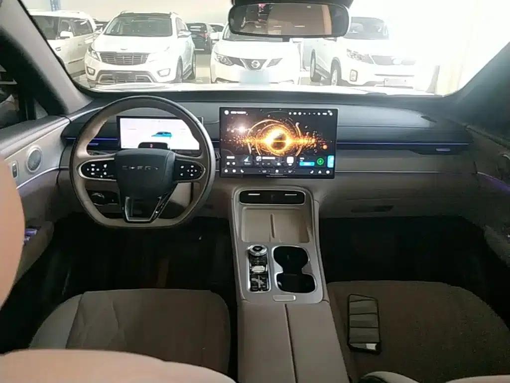 Chery Tiggo 8 PLUS C-DM 2025 1.5T 116km/h Premium 5-seater — миниатюра 10