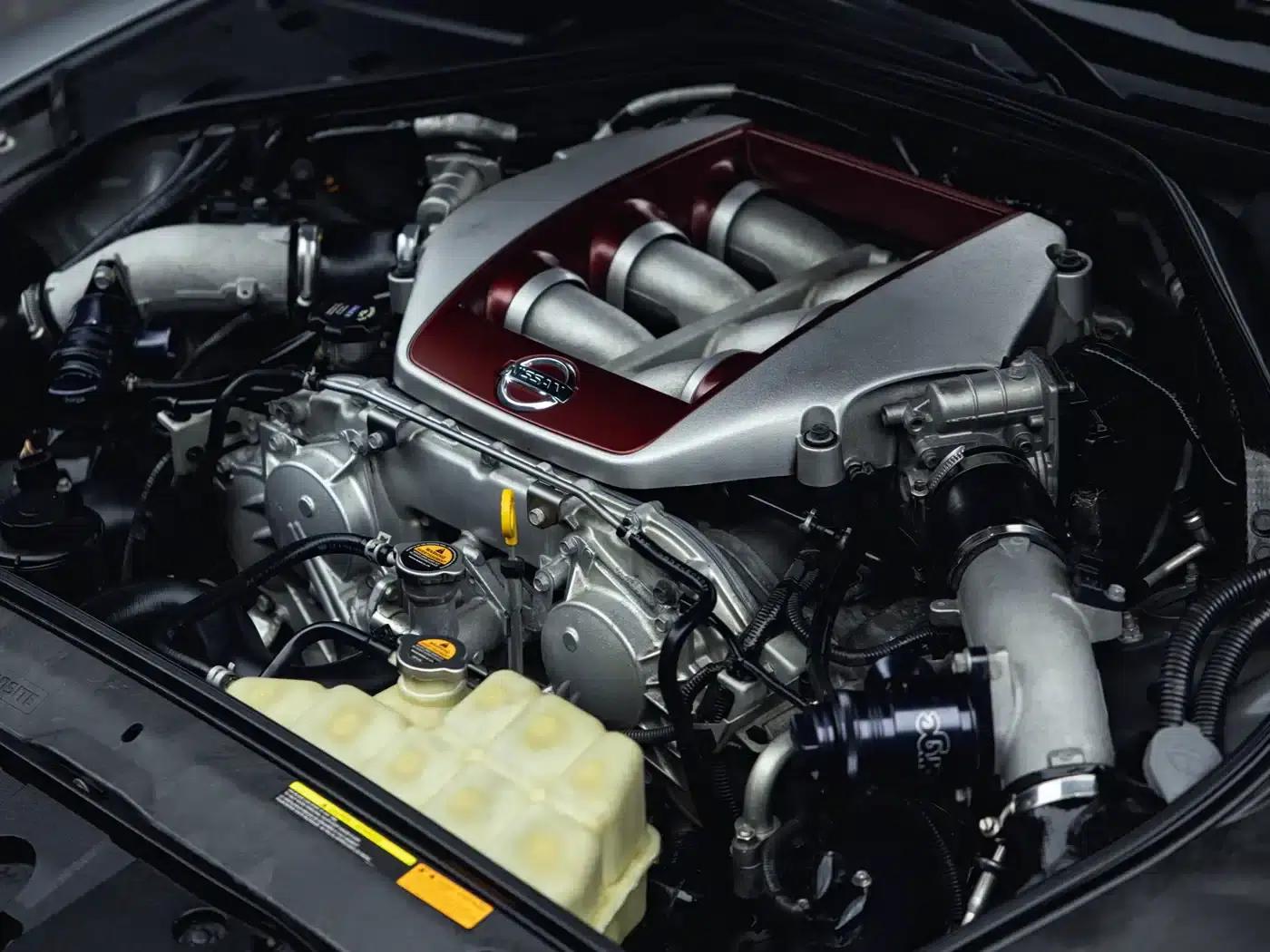 2012 Nissan GT-R 3.8T Premium Edition — миниатюра 11