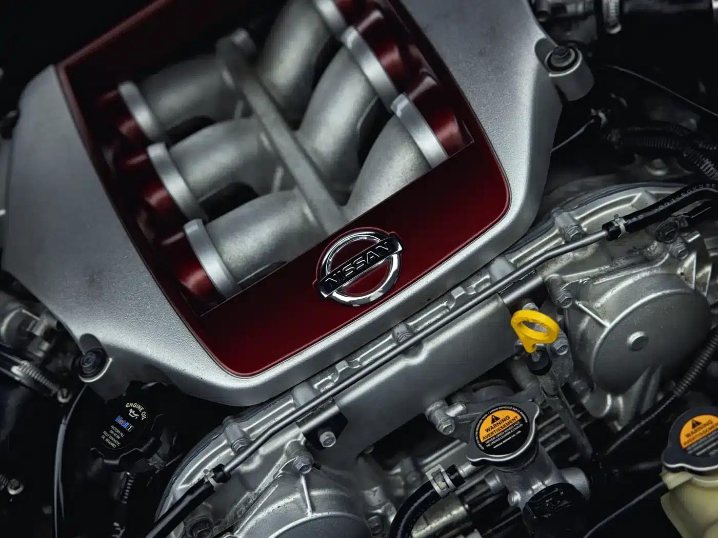 2012 Nissan GT-R 3.8T Premium Edition — миниатюра 12