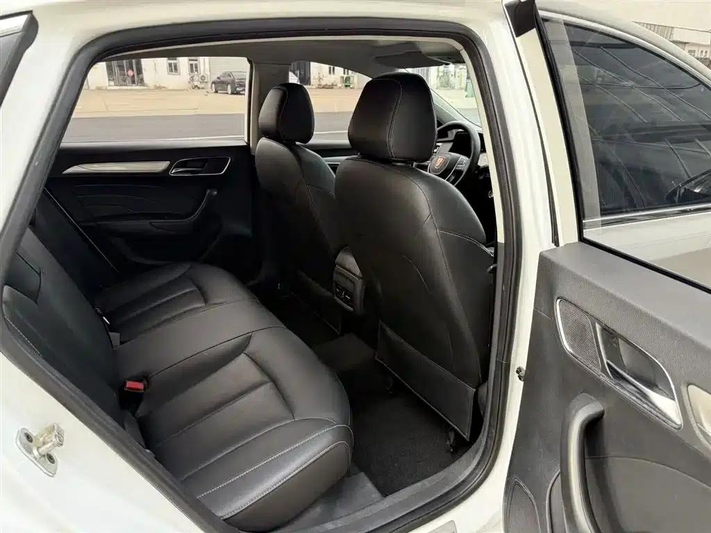 Roewe i6 New Energy 2017 45T Hybrid Connected Smart Edition — миниатюра 12