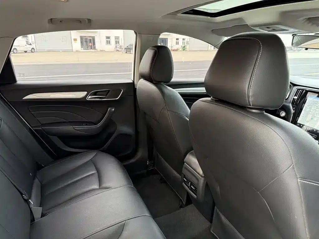 Roewe i6 New Energy 2017 45T Hybrid Connected Smart Edition — миниатюра 15
