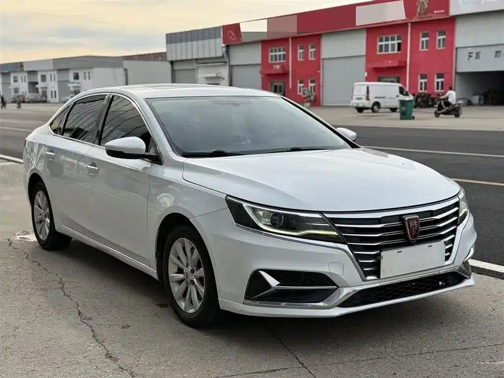 Roewe i6 New Energy 2017 45T Hybrid Connected Smart Edition — миниатюра 3