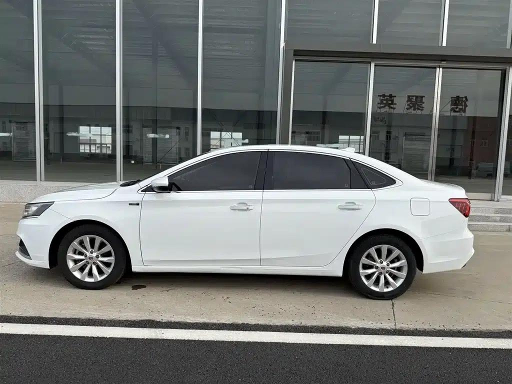 Roewe i6 New Energy 2017 45T Hybrid Connected Smart Edition — миниатюра 5